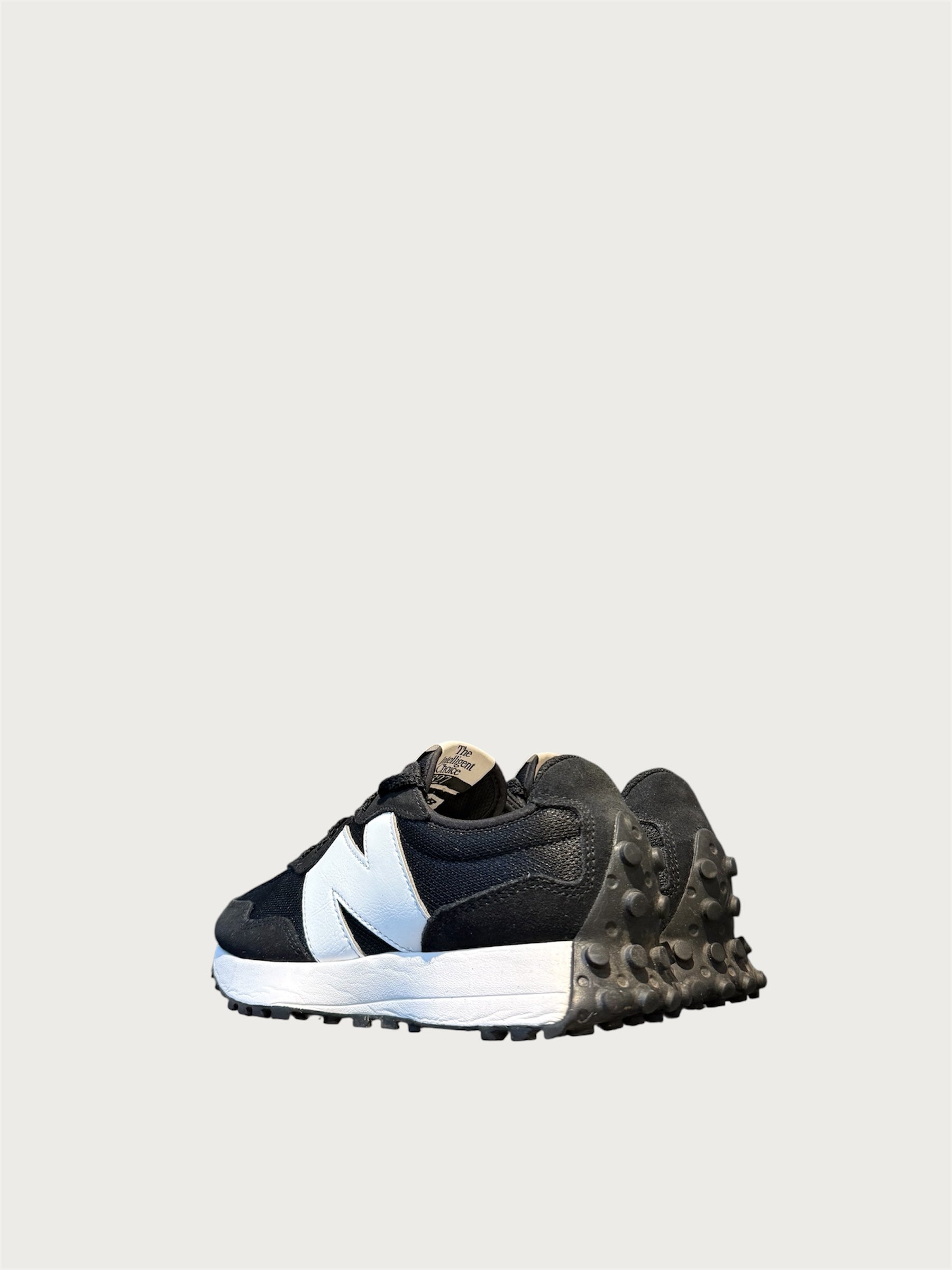 New Balance 327